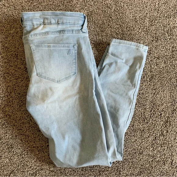 Blanqi Maternity Jeans 4 Over the Belly Light Wash Distressed Women's Jeans - Picture 9 of 9